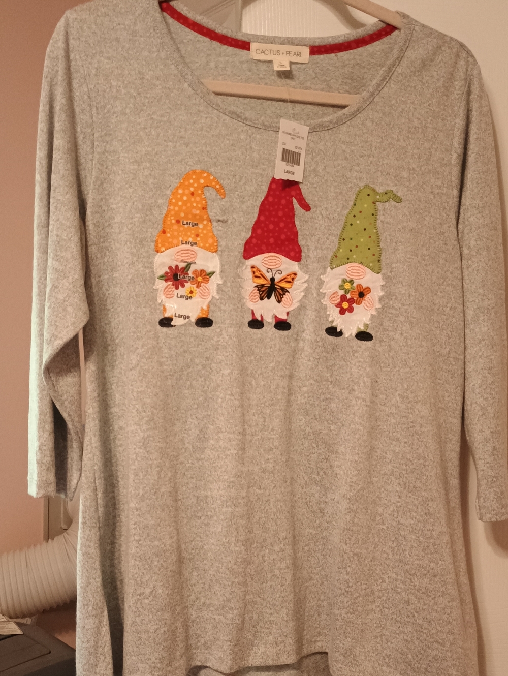 NWTS Cactus + Pearl 3 Spring Gnomes Floral Applique Gray Top Sz Large